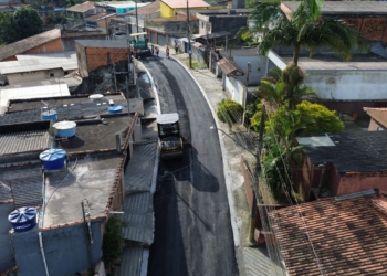 Ribeirão Pires aplica primeira camada de asfalto na Rua Paraisópolis, no Jd. Santa Rosa