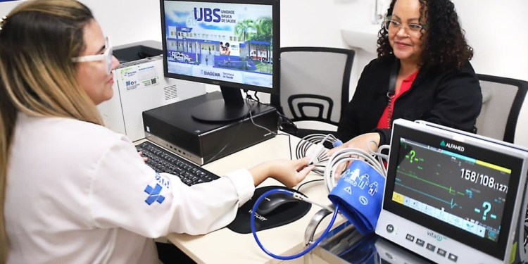 Diadema implanta serviço de mensagens para combater faltas em consultas