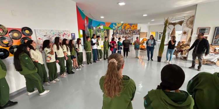 Visitas guiadas levam cerca de 300 estudantes à Pinacoteca de Ribeirão Pires