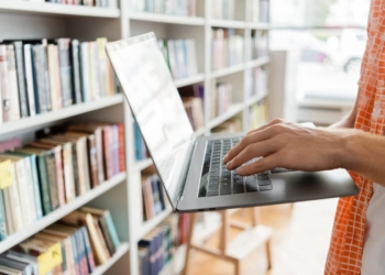 Plataforma de biblioteca digital lança projeto com ebooks gratuitos