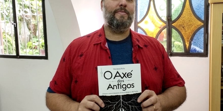 Casa da Palavra recebe lançamento de livro “O axé dos antigos”