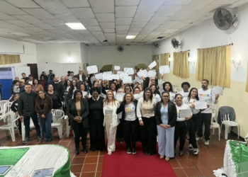 Rio Grande da Serra forma 40 cuidadores de idosos em curso com certificação profissional