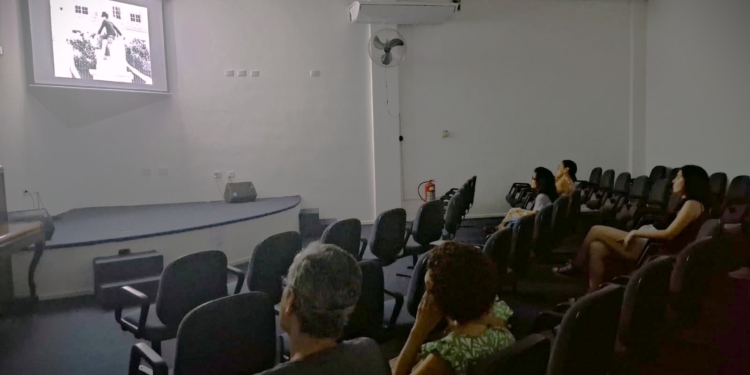 Festival Charles Chaplin de São Caetano atrai moradores e pesquisadores sobre cinema