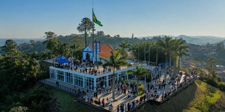 Feira Literária de RP homenageia Dalila Teles Veras no Mirante Santo Antônio