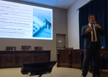 Fabio Picarelli faz palestra sobre Paranapiacaba em Santos