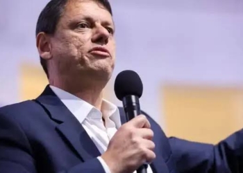 Tarcísio sobre perseguição a motorista de Haddad: Nada