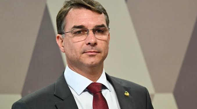 Flávio quer direcionar auxílio de famílias de detentos para vítimas