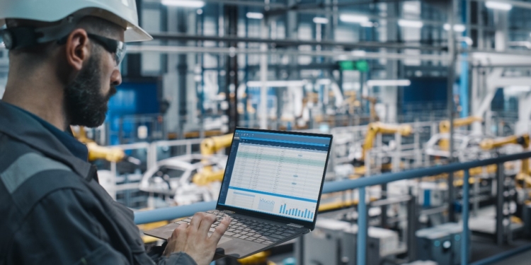 Com queda em 16 setores, produção industrial perde fôlego em junho