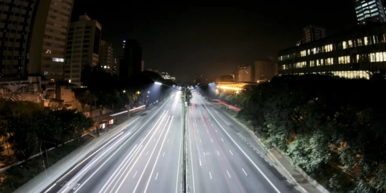 TJ-SP bloqueia R$ 1 bi em ação da iluminação pública