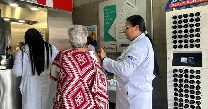 Linhas 4, 5 e 9 recebem vacinação gratuita em SP