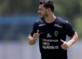 Ex-Corinthians e Santos anuncia aposentadoria: “Melhor coisa”