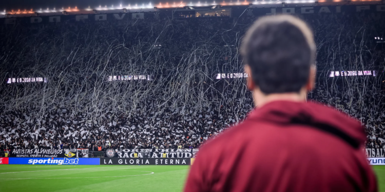 Diniz defende Memphis e assume culpa: “Perdemos todos”