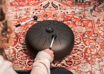 Yoga com instrumentos promove experiência sensorial gratuita neste sábado em RP