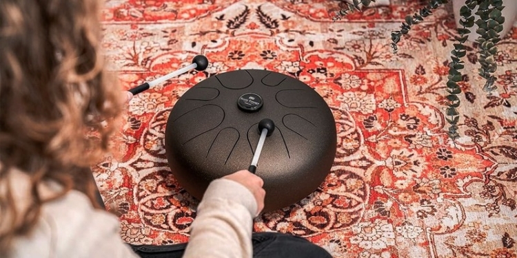 Yoga com instrumentos promove experiência sensorial gratuita neste sábado em RP