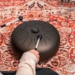 Yoga com instrumentos promove experiência sensorial gratuita neste sábado em RP