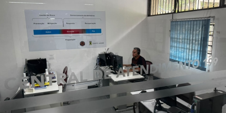 Semasa retoma atendimento telefônico 24 horas para remoção de animais mortos e ruído excessivo