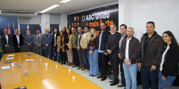 Consórcio ABC discute monitoramento e regulamentação do transporte de cargas na região