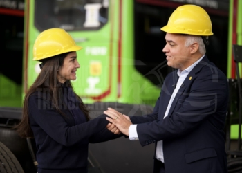 Eletra entrega a Ministro das Cidades proposta para financiamento de ônibus elétricos feitos no Brasil
