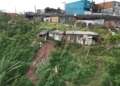 Operação preventiva interdita residências com risco de deslizamento no Jardim Santo André