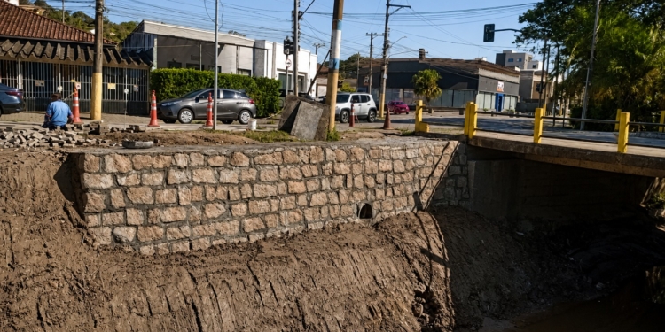 Zeladoria de Ribeirão Pires amplia ações de manutenção urbana durante a semana