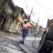 Rua Pedro Mozelli, em RP, recebe camada de asfalto após avanço das obras de drenagem