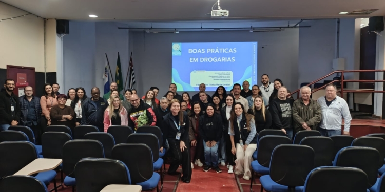 Vigilância Sanitária de Mauá reúne profissionais para reforçar boas práticas em drogarias