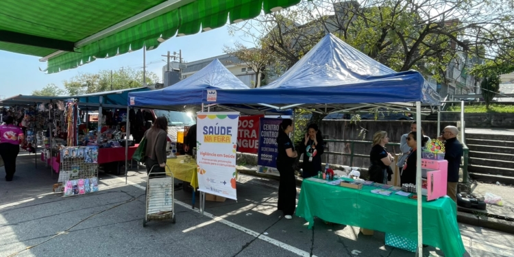 Ação educativa Saúde na Feira orienta mais de 200 pessoas no Alves Dias, em São Bernardo