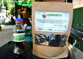 Semasa apresenta experiência do Quintal Verde na II Semana Lixo Zero Piracicaba