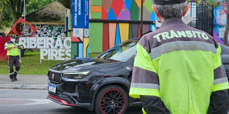 Agentes de trânsito de Ribeirão Pires participam de curso para atualização profissional
