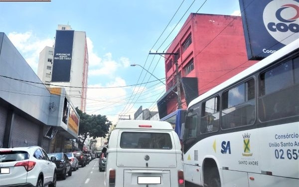 Nova lei de SA proíbe cobrança por vagas públicas e prevê multas de R$ 1,45 mil a R$ 2,91 mil