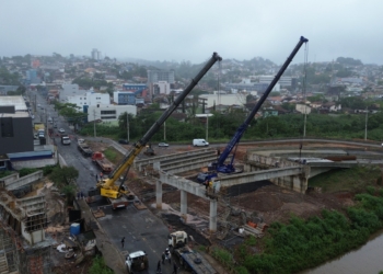 Içamento de vigas do Viaduto Estaiado tem interdição parcial na Av. Humberto de Campos, em RP