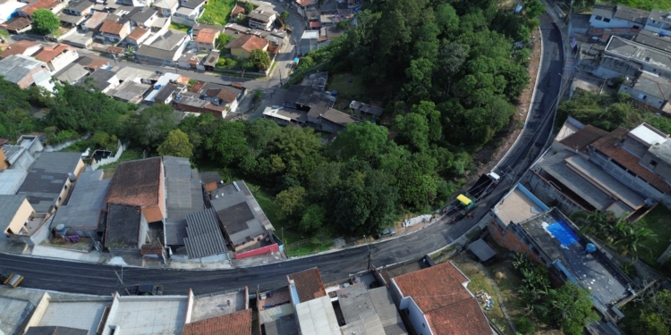 Ribeirão Pires conclui pavimentação da Rua Paraisópolis, no Jardim Santa Rosa