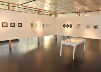 Encontro com artistas encerra mostra “O peso das pequenas coisas” neste sábado