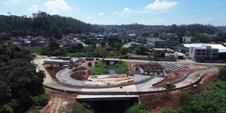 Viaduto Estaiado de RP terá interdição parcial na Av. Humberto de Campos para içamento de vigas