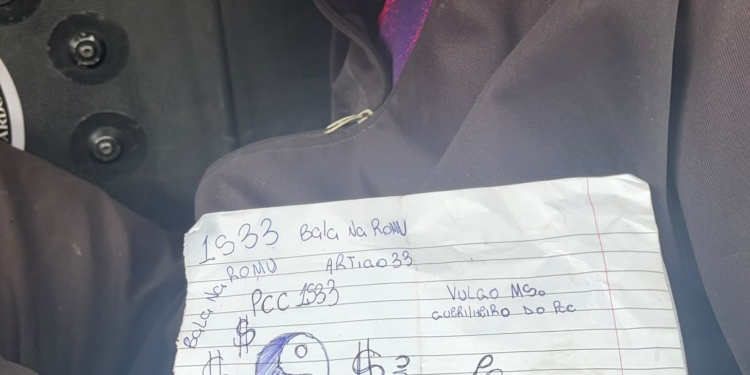 Romu de SBC prende homem em flagrante por tráfico com 500 porções de drogas no Alvarenga