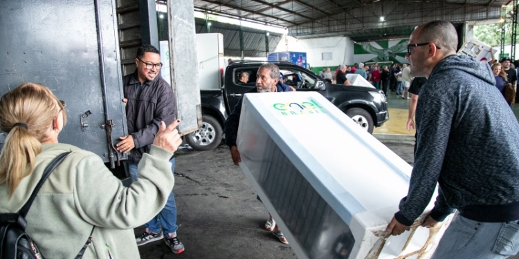 Troca de Geladeiras encerra entregas nesta sexta em Santo André e beneficia quase 500 famílias