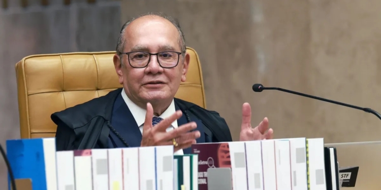 STF mantém afastamento da cúpula da PF, mas Gilmar pede vista