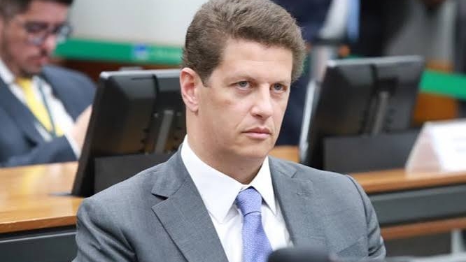 Salles desiste de candidatura ao Senado a anuncia apoio o Derrite e Do Prado