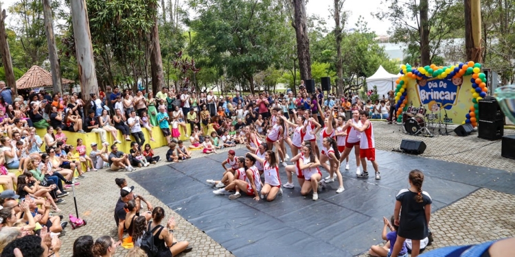 São Caetano celebra Semana das Crianças com programação no teatro e Dia de Brincar no parque