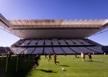 Negociação entre Corinthians e Caixa para quitar R$ 650 milhões avança e chega ao Conselho de Administração do banco