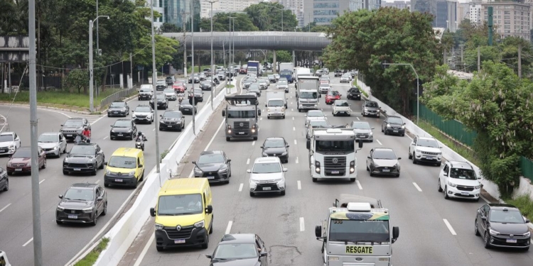 Licenciamento é obrigatório para placas de final 7 e 8 em outubro no estado de SP