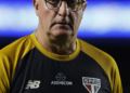 Ele tem personalidade, quando entra, assume a partida