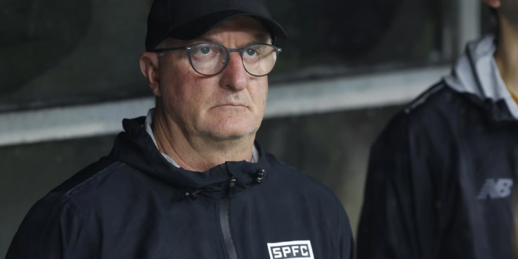Dorival aponta falhas de atenção e critica erros em bolas paradas após derrota do São Paulo