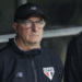 Dorival aponta falhas de atenção e critica erros em bolas paradas após derrota do São Paulo