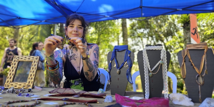 Casa da Bruxa reúne arte, gastronomia vegana e empreendedorismo em RP