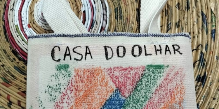 Casa do Olhar Luiz Sacilotto promove oficina gratuita de ecobags personalizadas