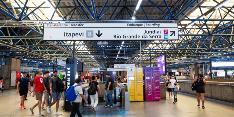 Estações Palmeiras-Barra Funda e Engenheiro Goulart recebem ação de empregabilidade do Governo de SP