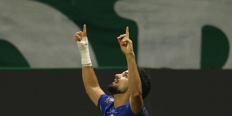 Palmeiras faz 1 a 0 no Bahia e encosta no Flamengo