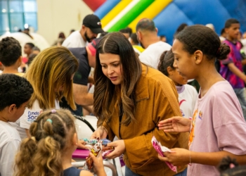 Jéssica Roberta celebra sucesso do Outubro Mágico com festa para mais de 800 crianças no Primeiro de Maio