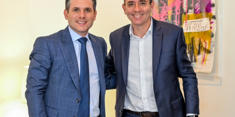 Paulo Serra se reúne com Hugo Motta em Brasília
